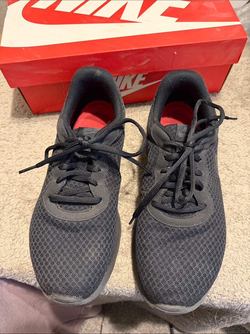 Nike Men’s Black Mesh Athletic Sneakers